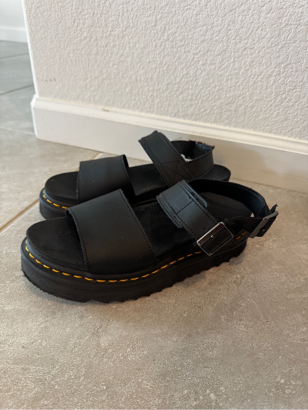 Dr Martens Voss Sandals